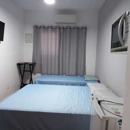 Suites 500M Praia Da Enseada グァルジャー エクステリア 写真