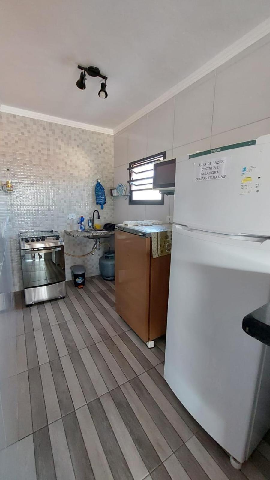 Suites 500M Praia Da Enseada グァルジャー エクステリア 写真
